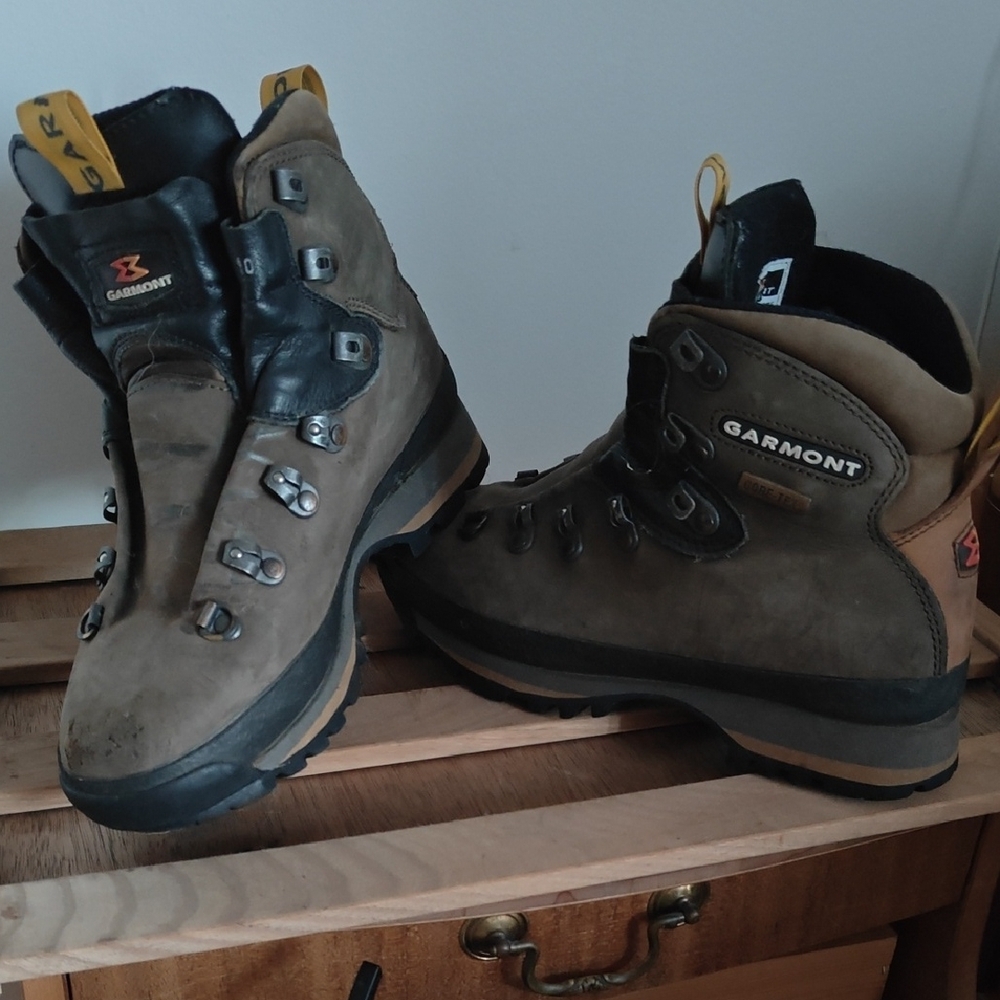 Garmont Brown Hiking Boots